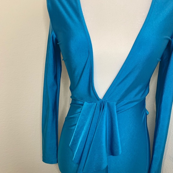 Blue deep plunge dress with open back - Picture 2 of 8